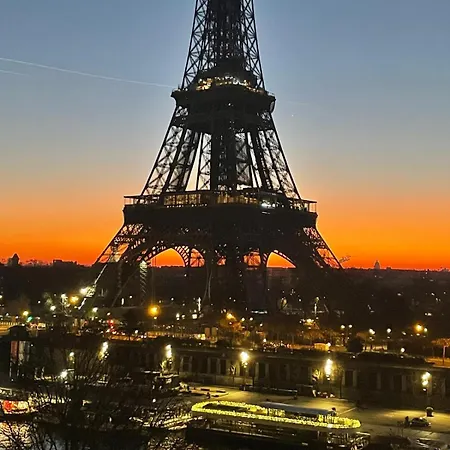 View On Eiffel Tower Seine And Main Monuments * Parijs