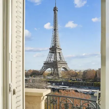 View On Eiffel Tower Seine And Main Monuments Apartment *